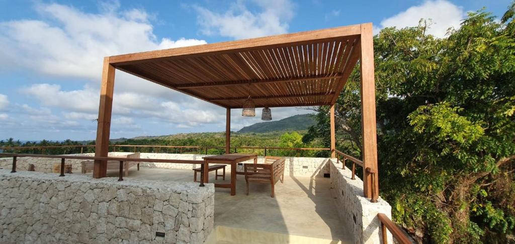 Jasa Pemasangan Pergola Kayu